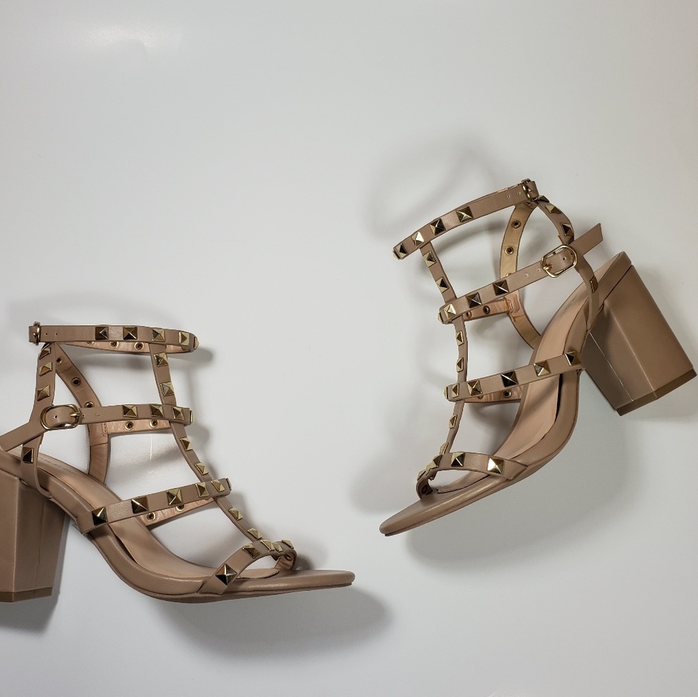 💥Wild Diva Tan Sandals💥